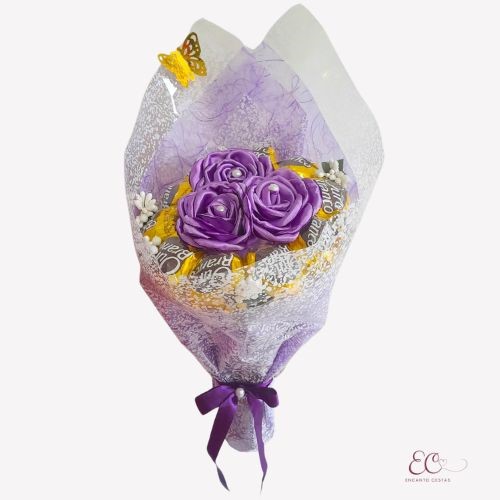 buque de chocolates e rosas eternas